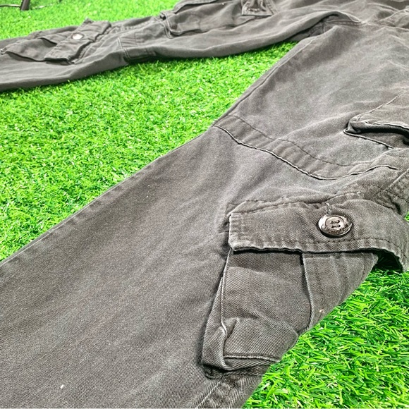 Modern side pockets matchstick cargo pants - Picture 2 of 4